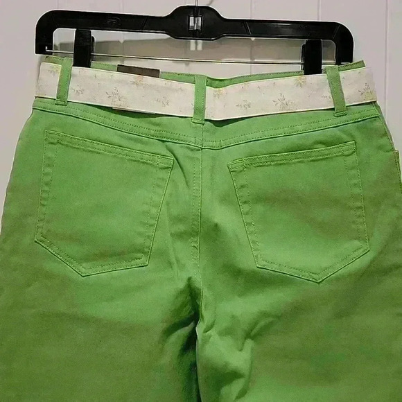 St. John's Bay Green Belted Pants Stretch Size 8P - Picture 5 of 7